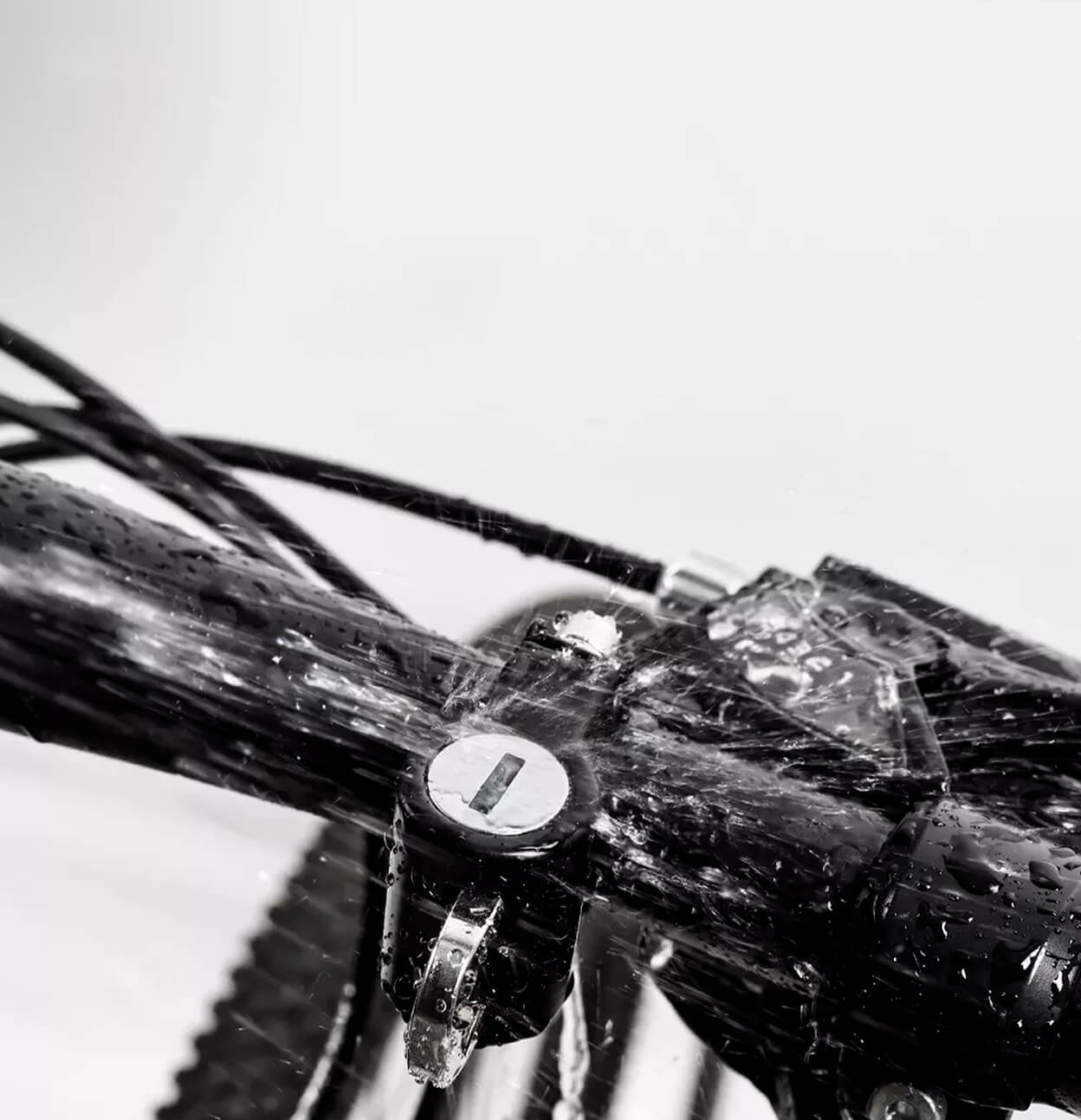Hjelmlås er vandfast på cykel